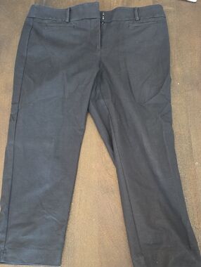 Womens Loft  Black Dress Pants - Classic Straight Fit Capris 12/23 inseam
